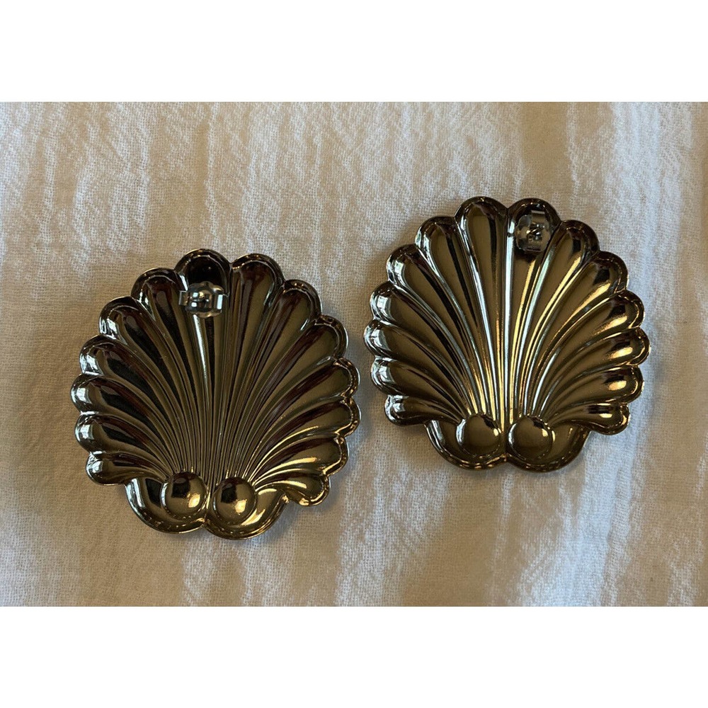 Avon Vintage 1991-Silver color Tailored Scallops. Large Size. - Picture 5 of 5